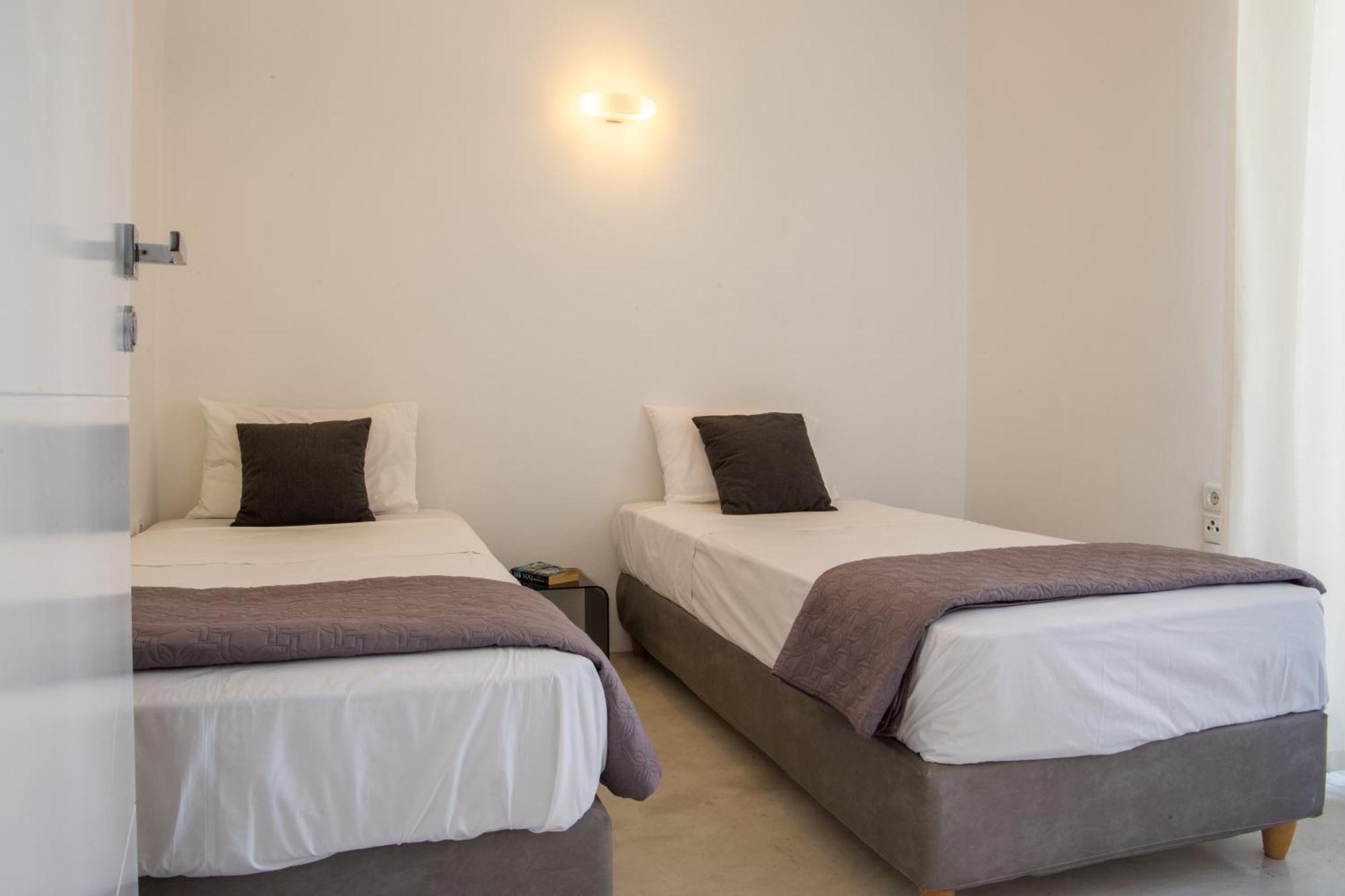 Edem Suites Andros Town Room photo