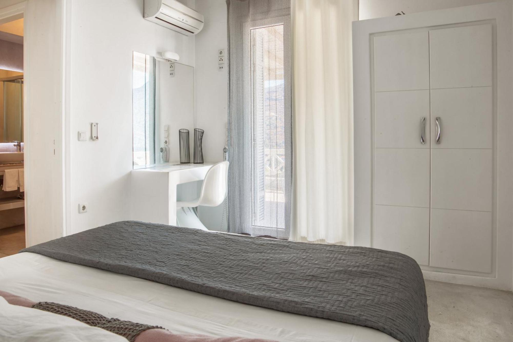 Edem Suites Andros Town Room photo